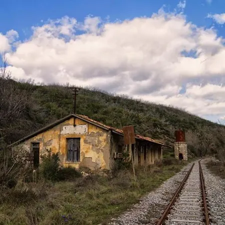 Isaraiko Spiti Agia Theodora Отель Isaris