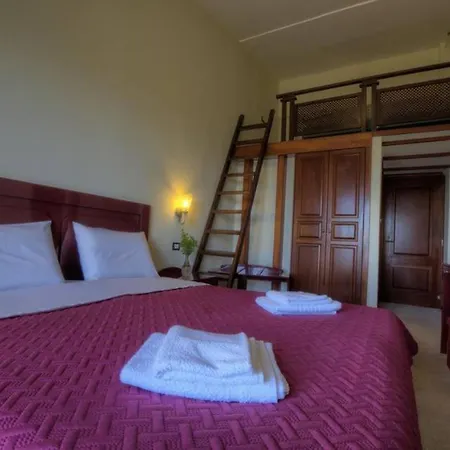 Isaraiko Spiti Agia Theodora Isaris