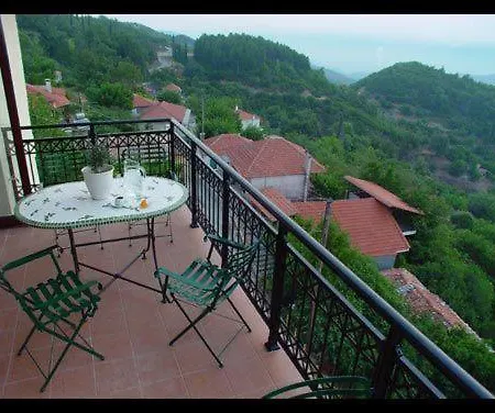 Isaraiko Spiti Agia Theodora Hotel