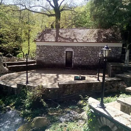 Hotel Isaraiko Spiti Agia Theodora