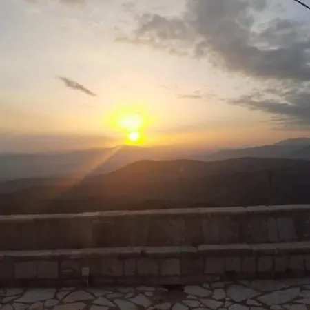 호텔 Isaraiko Spiti Agia Theodora 2*