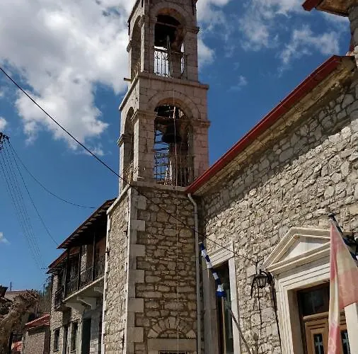 Isaraiko Spiti Agia Theodora 2*