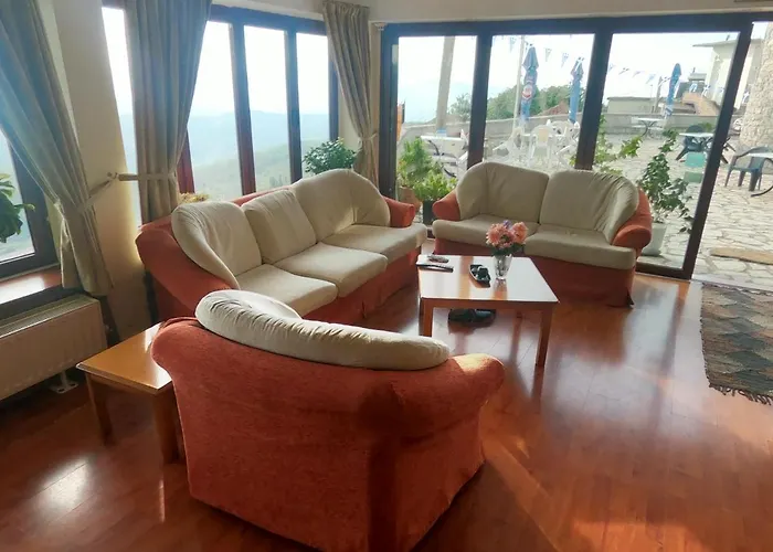 Hotel Isaraiko Spiti Agia Theodora Isaris