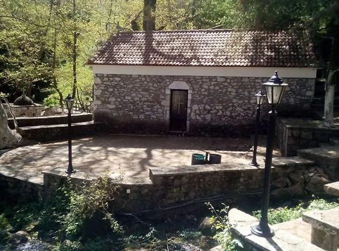 Hotel Isaraiko Spiti Agia Theodora